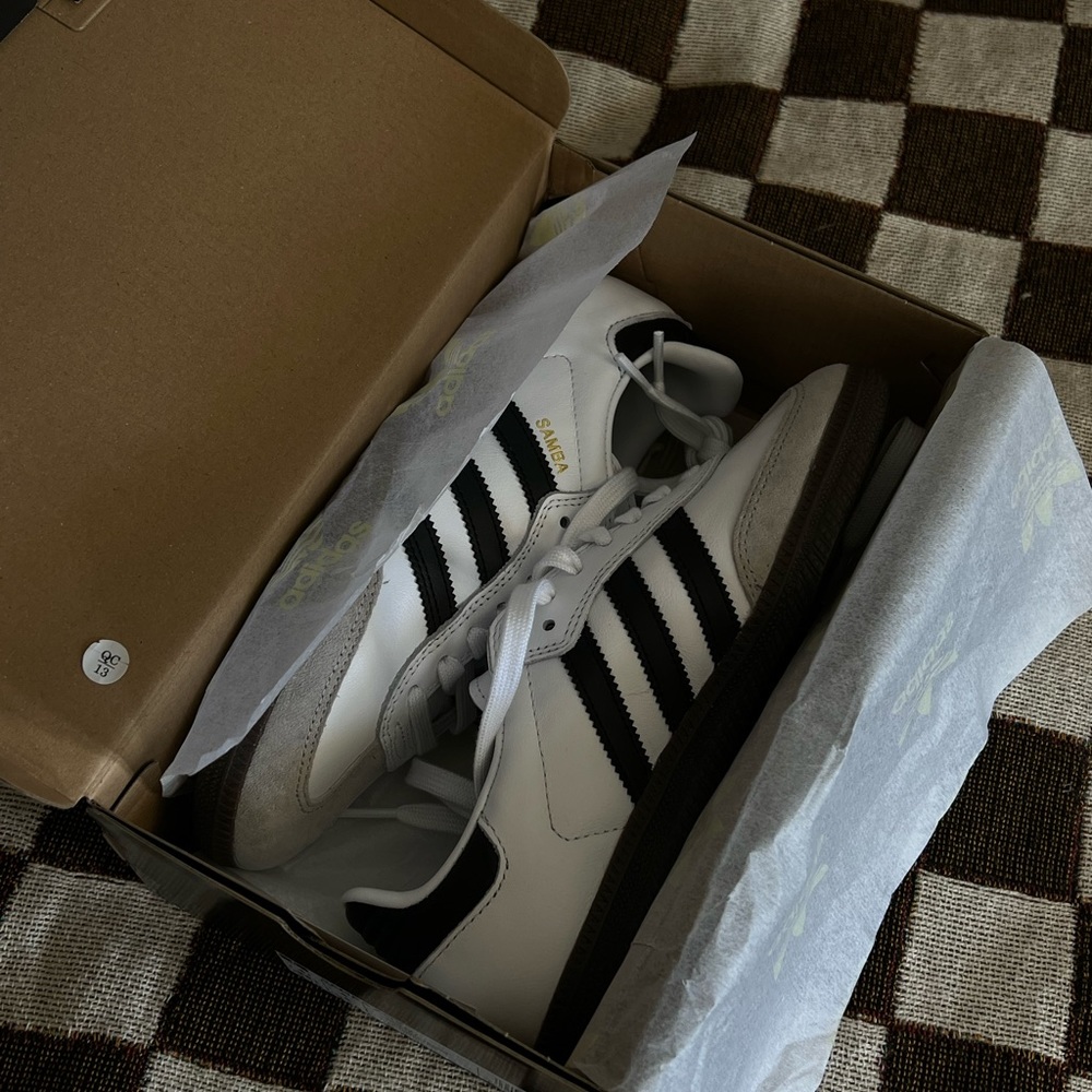 worn once adidas sambas white